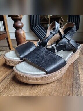 Lucca Lane Black Leather Kameron Sandals Size 8